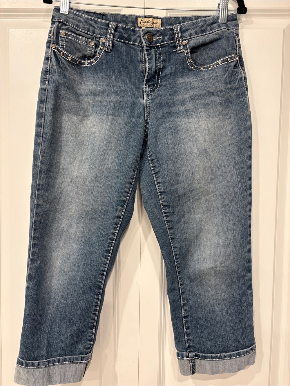 Earl Jean Medium Light Wash Denim Cross Detail Capri Jeans  Size 8